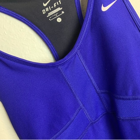 Nike compression tank - Picture 2 of 2